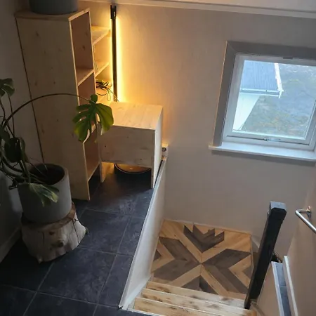 Хостел Tiny House - The Lowfo House Lofoten